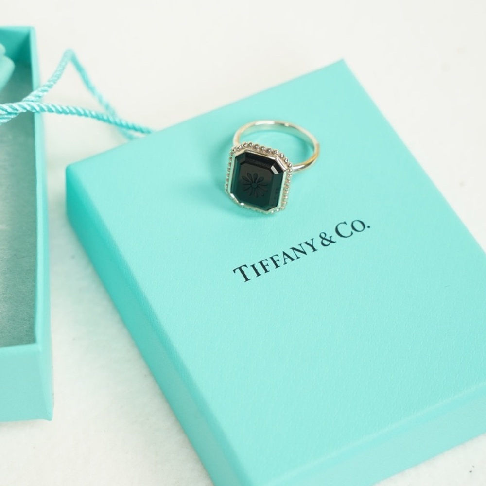 Tiffany & Co. Black Onyx Ring Size 7 Ziegfeld Daisy Flower Ring in Silver